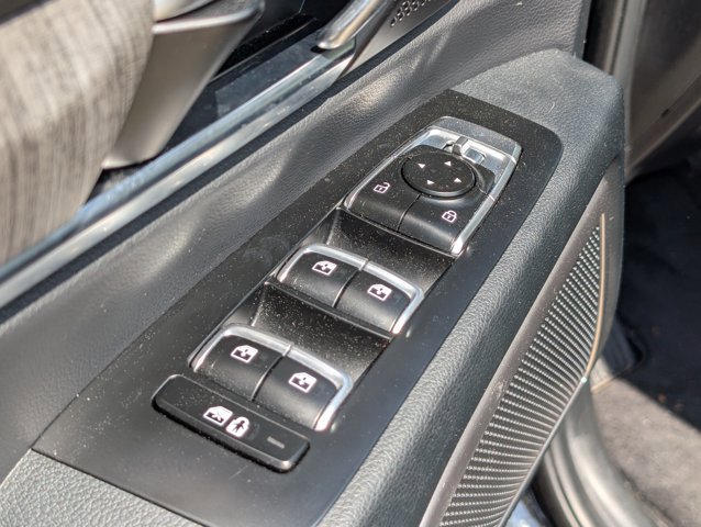 Used 2024 Kia Telluride EX w/ EX Captain's Chair Package image 15