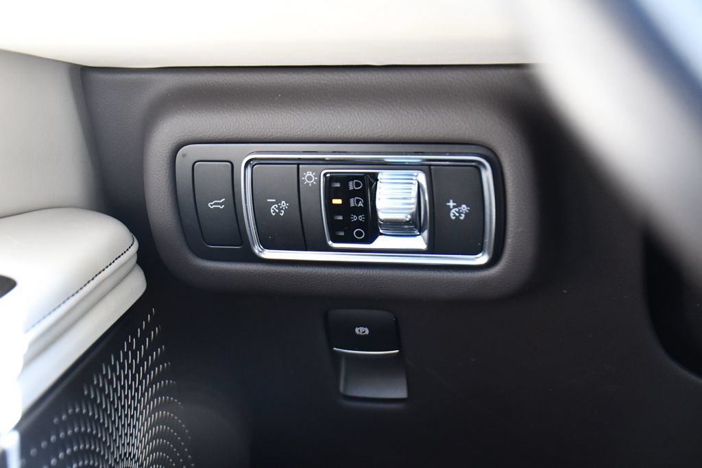 Used 2024 Lincoln Nautilus Black Label AWD/4WD image 38