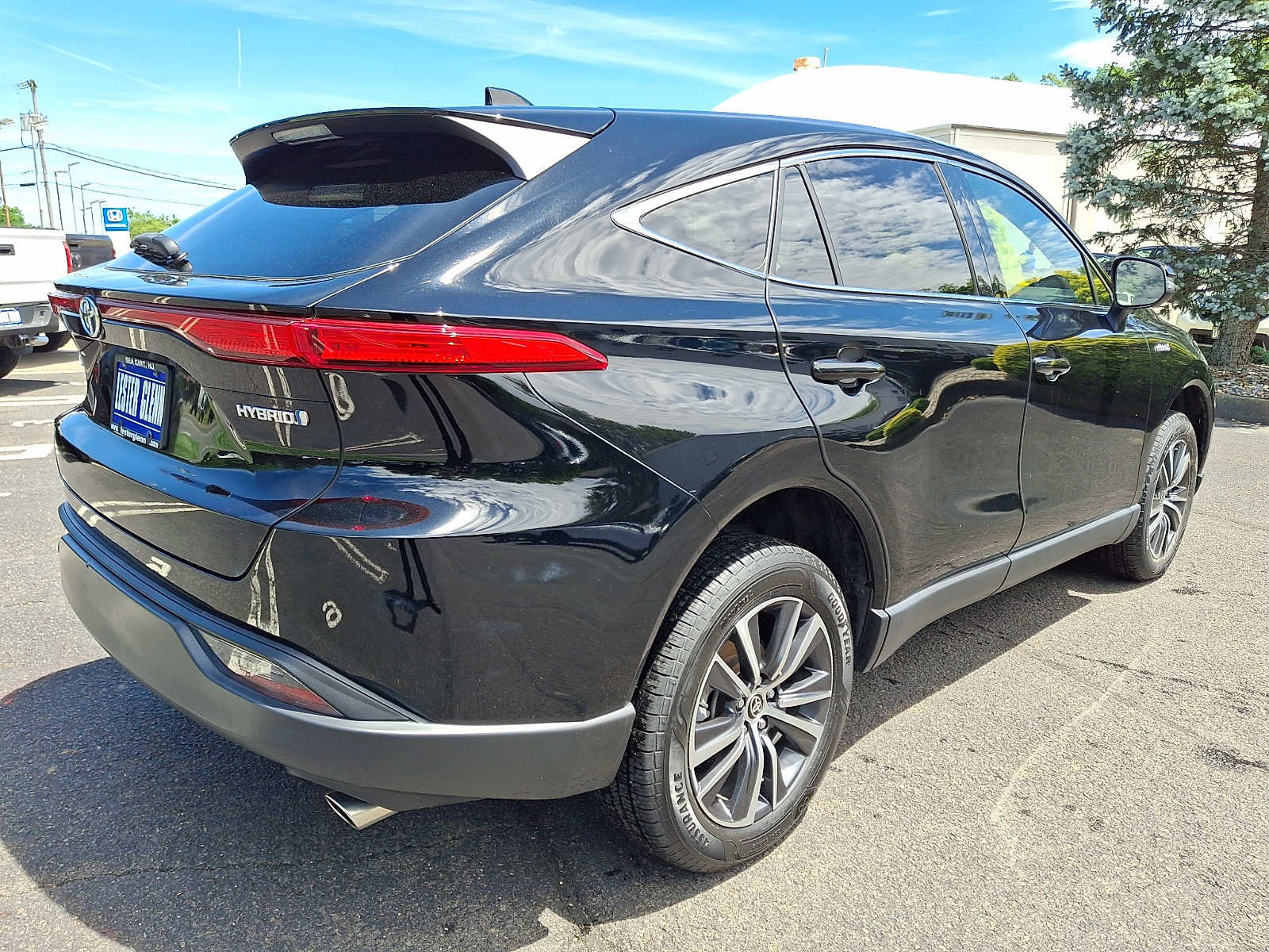 Used 2021 Toyota Venza LE AWD/4WD image 6