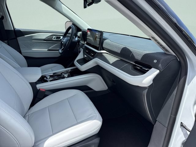New 2026 Ford Explorer Platinum w/ LUX Leather Package AWD/4WD image 19