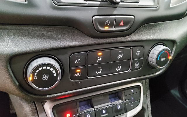 Used 2024 GMC Terrain SLE image 22