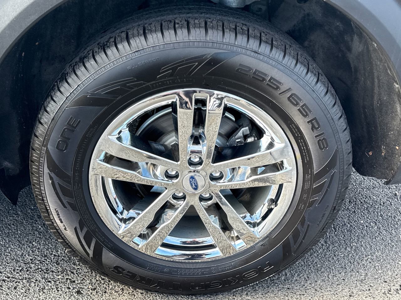 Used 2020 Ford Explorer XLT w/ Equipment Group 202A image 10