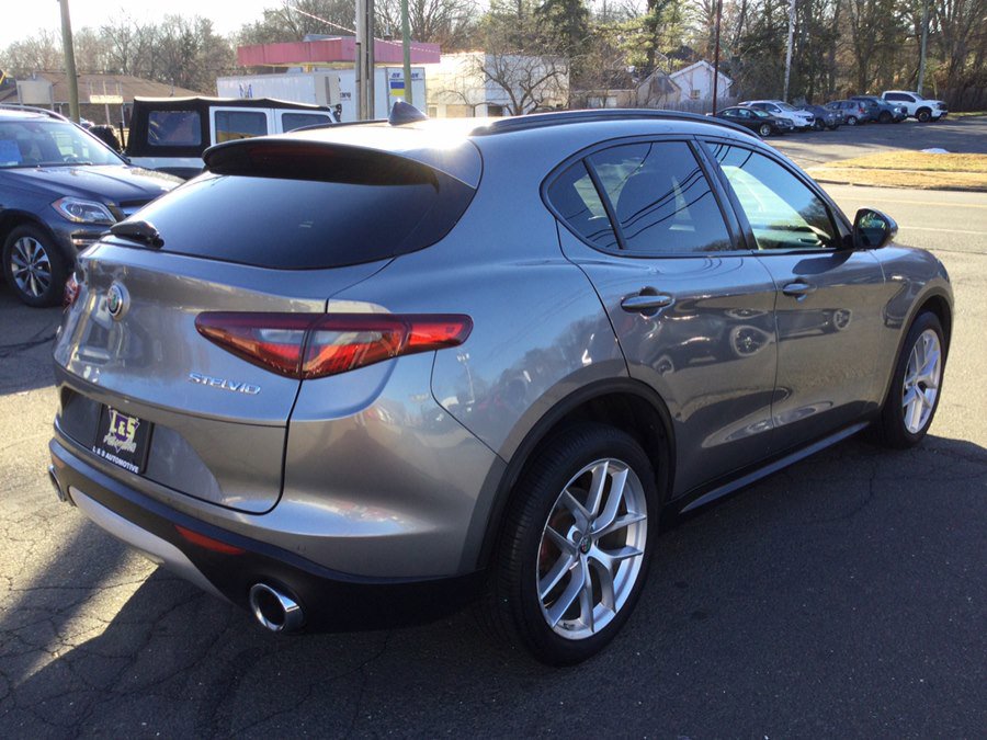 Used 2019 Alfa Romeo Stelvio Ti Sport w/ Quick Order Package 22S Sport image 5