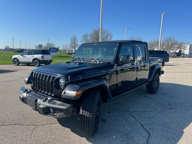 Used 2022 Jeep Gladiator Willys AWD/4WD image 3