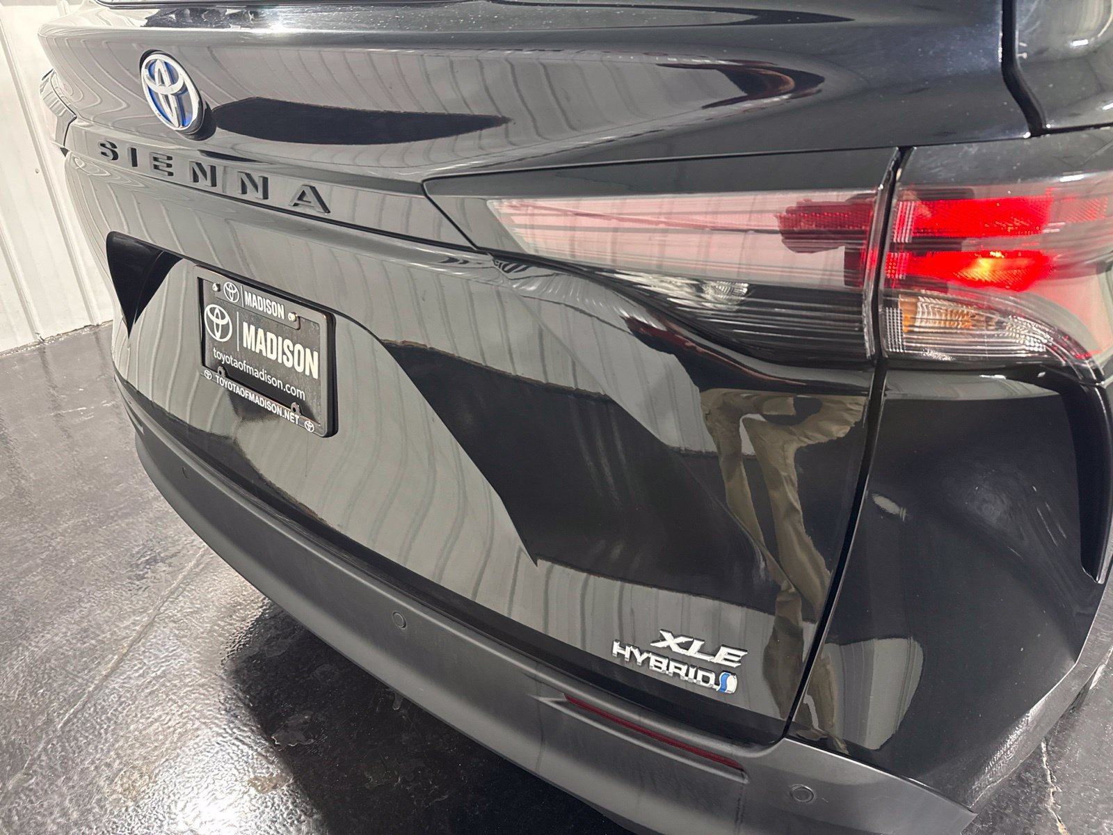 Used 2024 Toyota Sienna XLE FWD image 52
