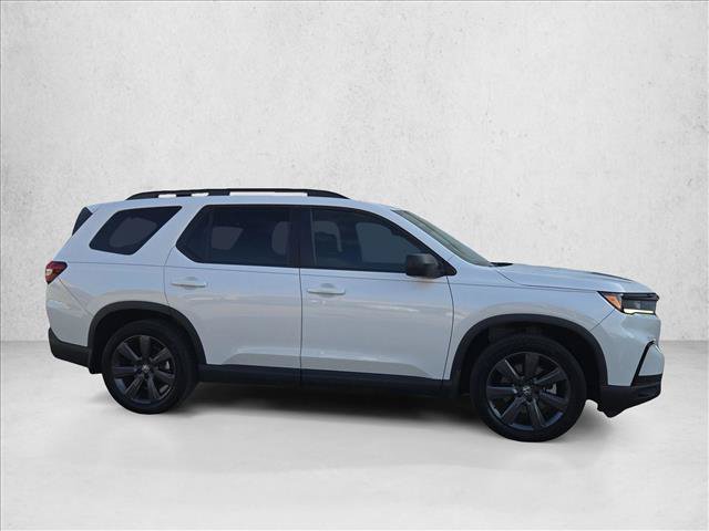 Used 2025 Honda Pilot Sport image 4