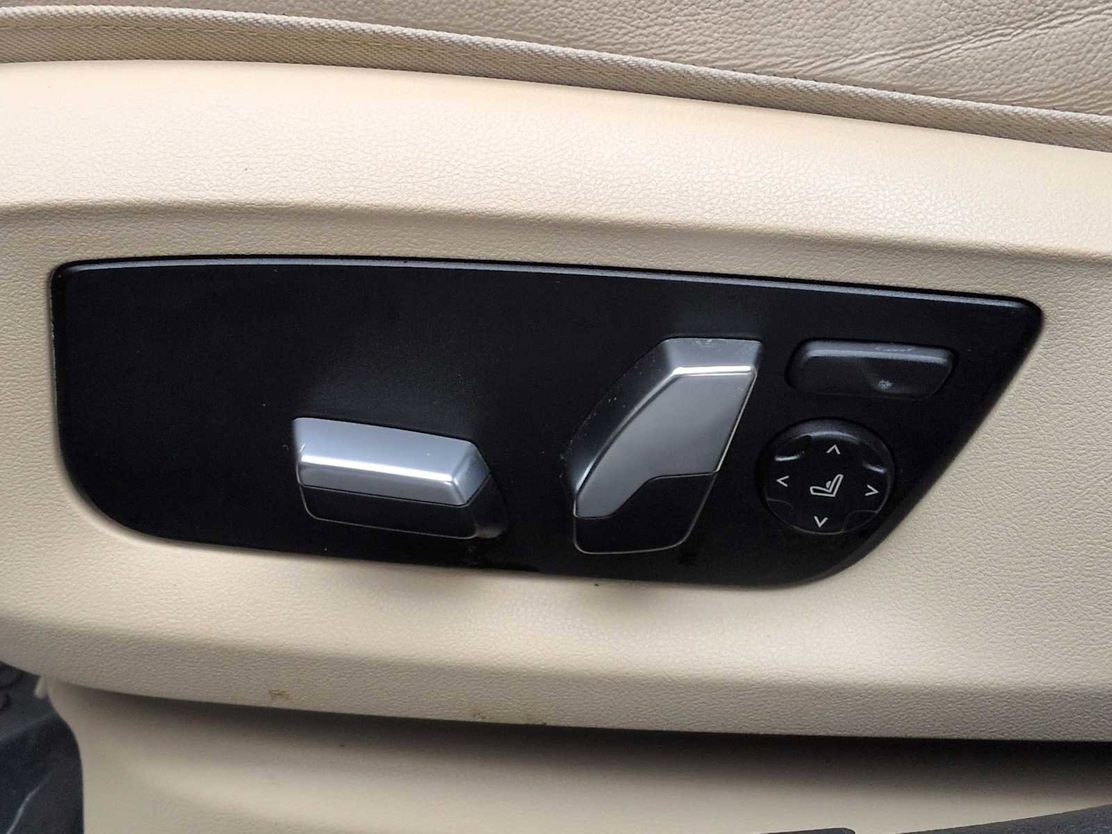 Used 2023 BMW 530i xDrive w/ M Sport Package image 17