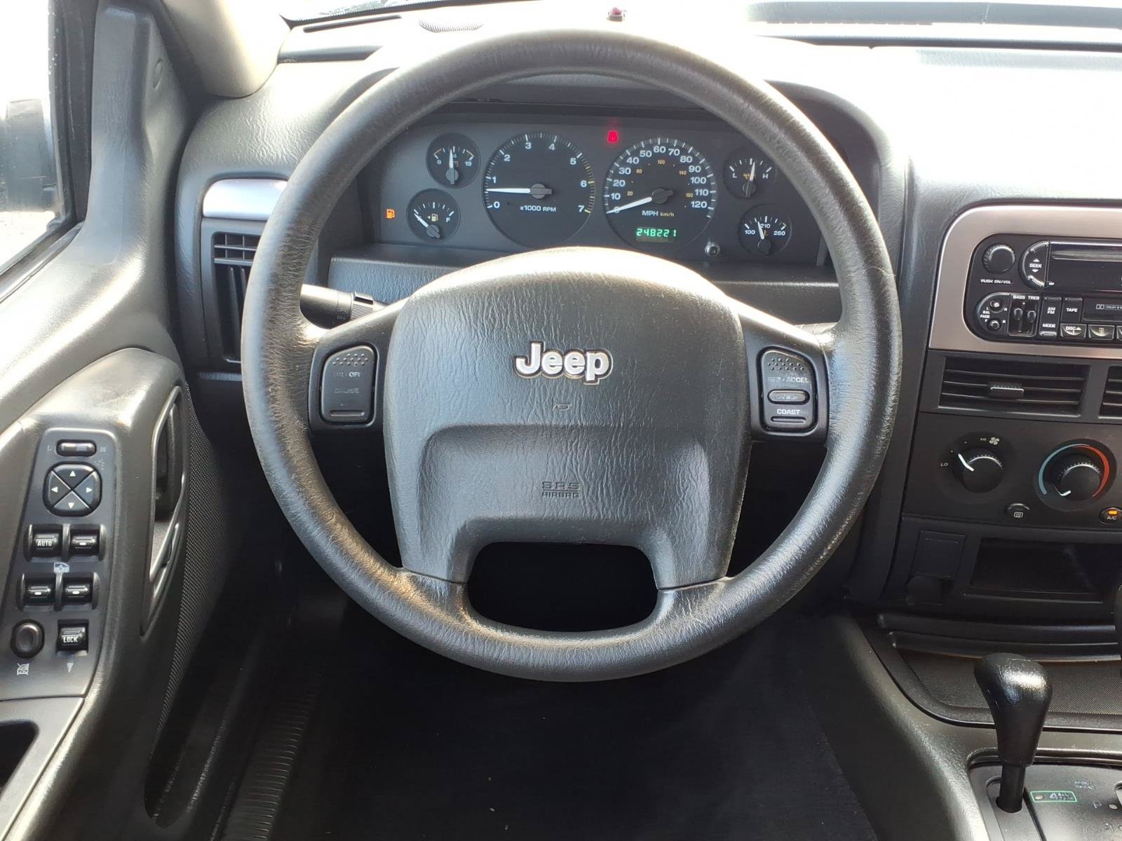 Used 2004 Jeep Grand Cherokee Laredo AWD/4WD image 5
