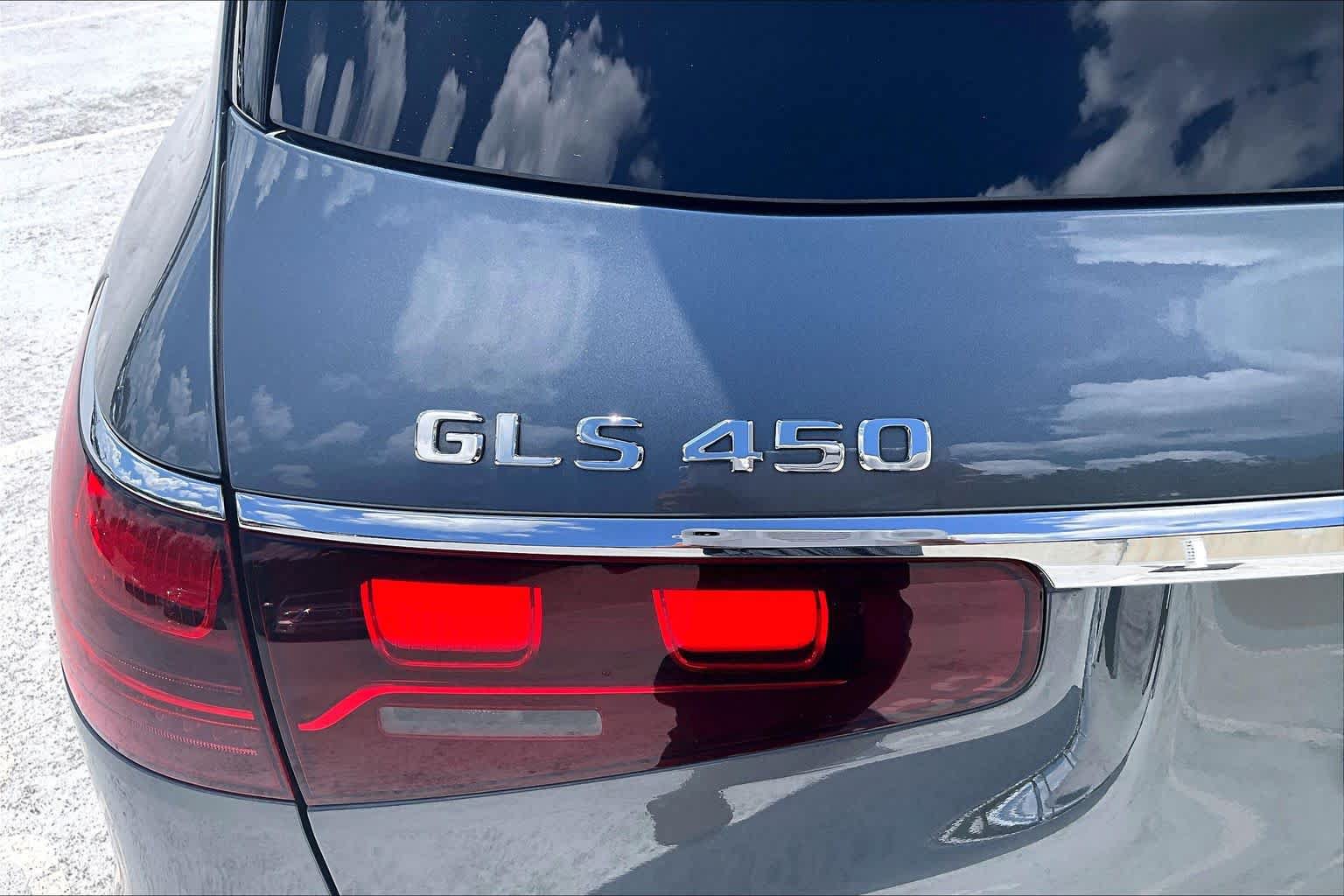 Used 2024 Mercedes-Benz GLS 450 4MATIC image 31