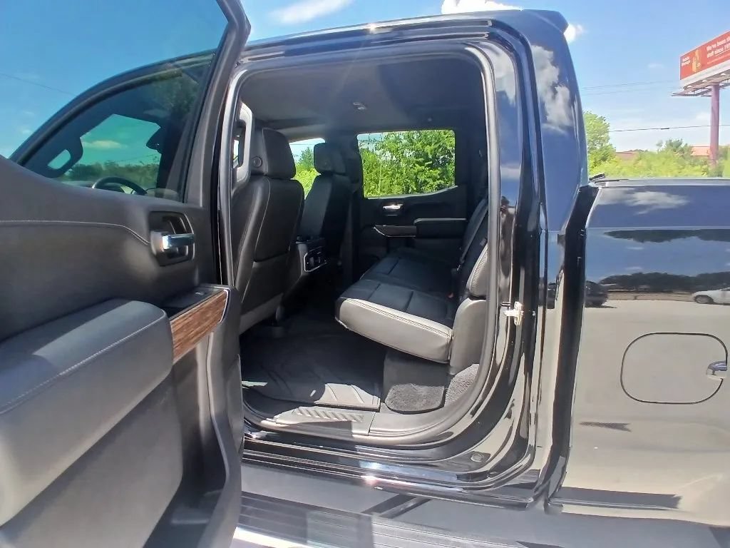 Used 2020 Chevrolet Silverado 1500 High Country w/ Technology Package AWD/4WD image 17