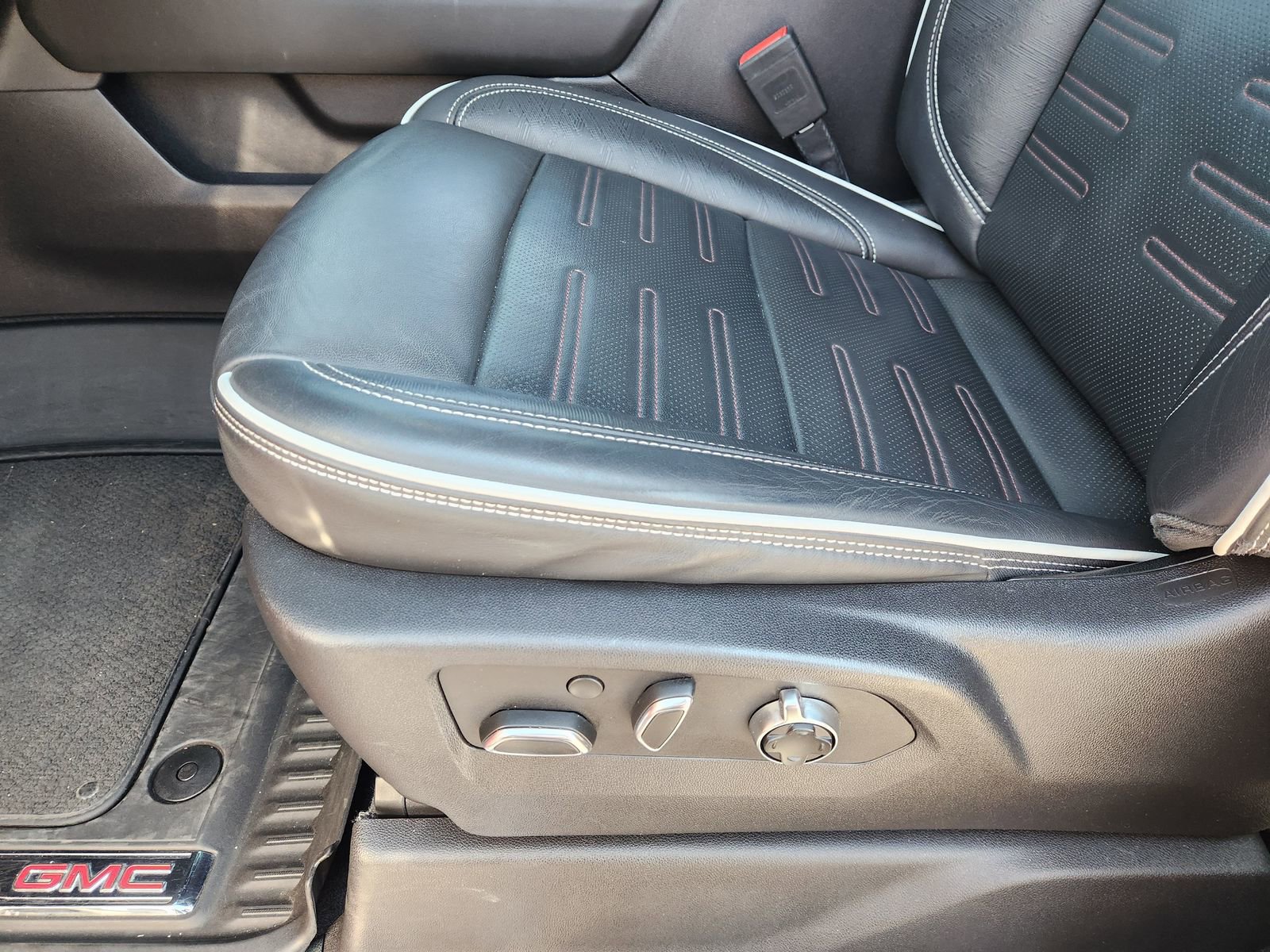 Used 2024 GMC Sierra 1500 AT4X AWD/4WD image 27