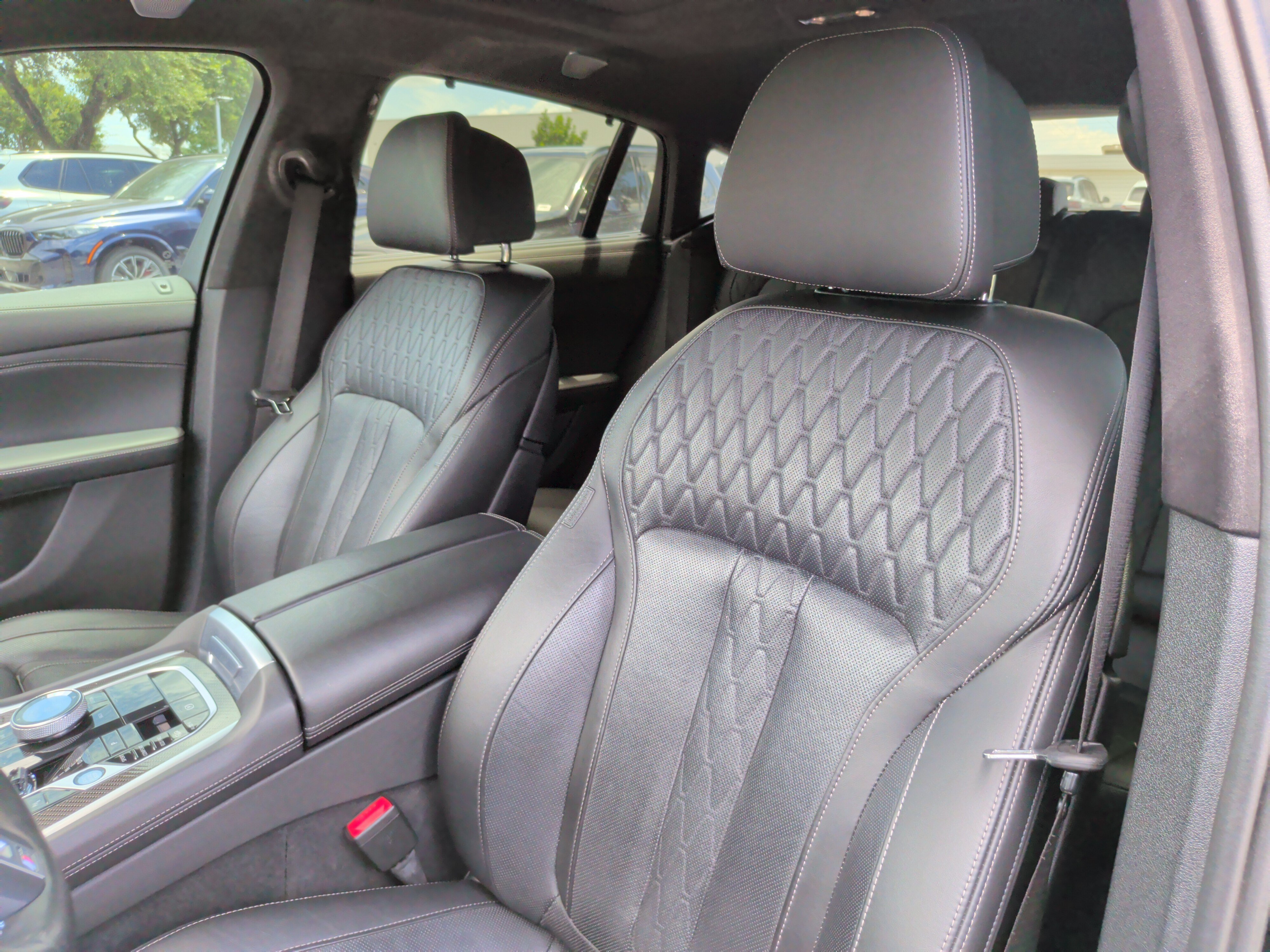 Used 2025 BMW X6 M60i AWD/4WD image 27