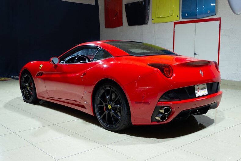 Used 2010 Ferrari California RWD image 16