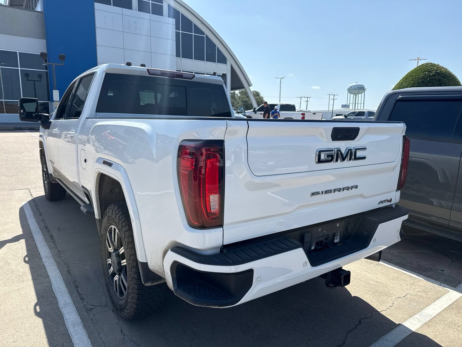 Used 2023 GMC Sierra 3500 AT4 w/ AT4 Premium Plus Package AWD/4WD image 9