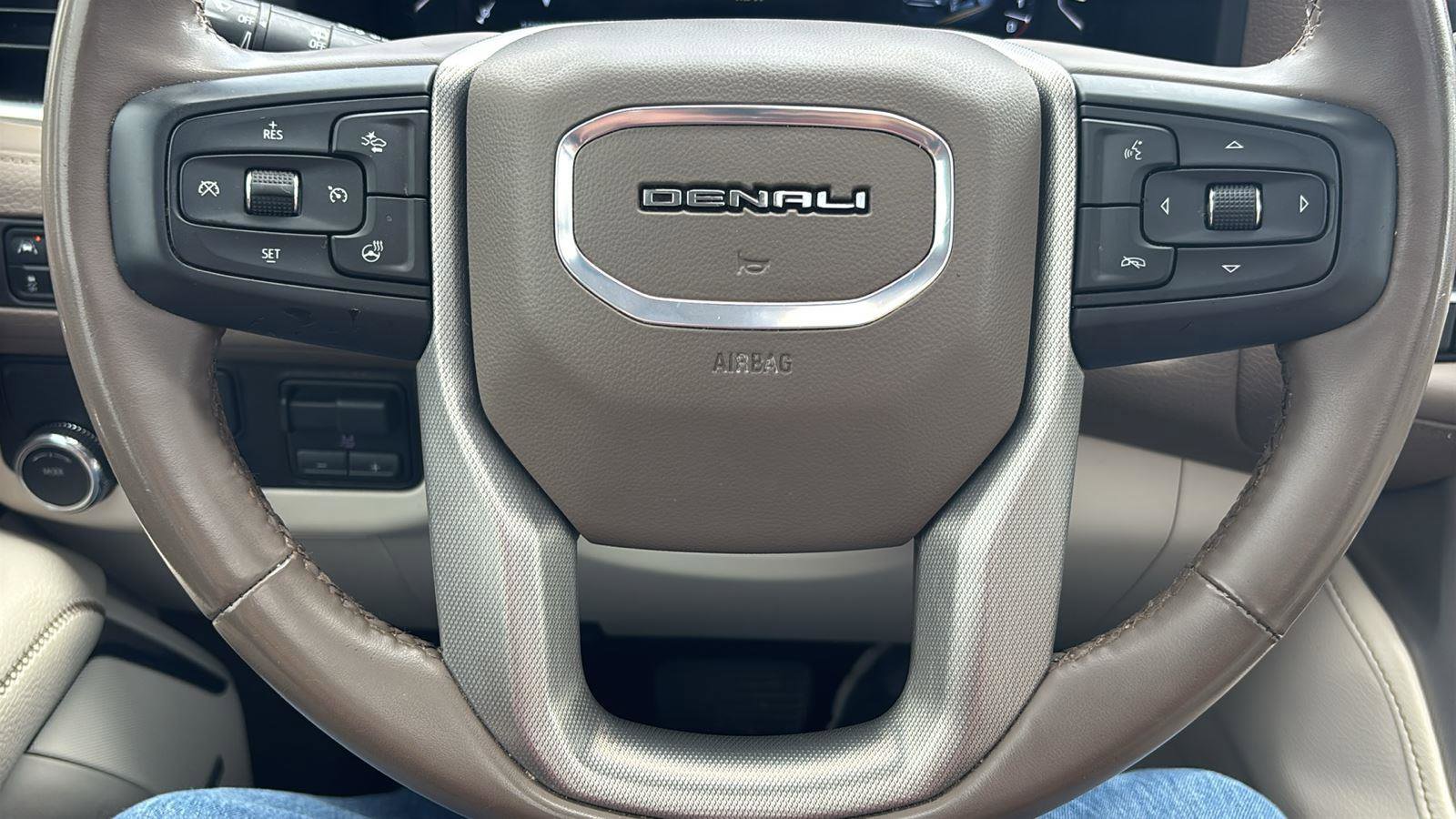 Used 2024 GMC Yukon XL Denali w/ Max Trailering Package image 30