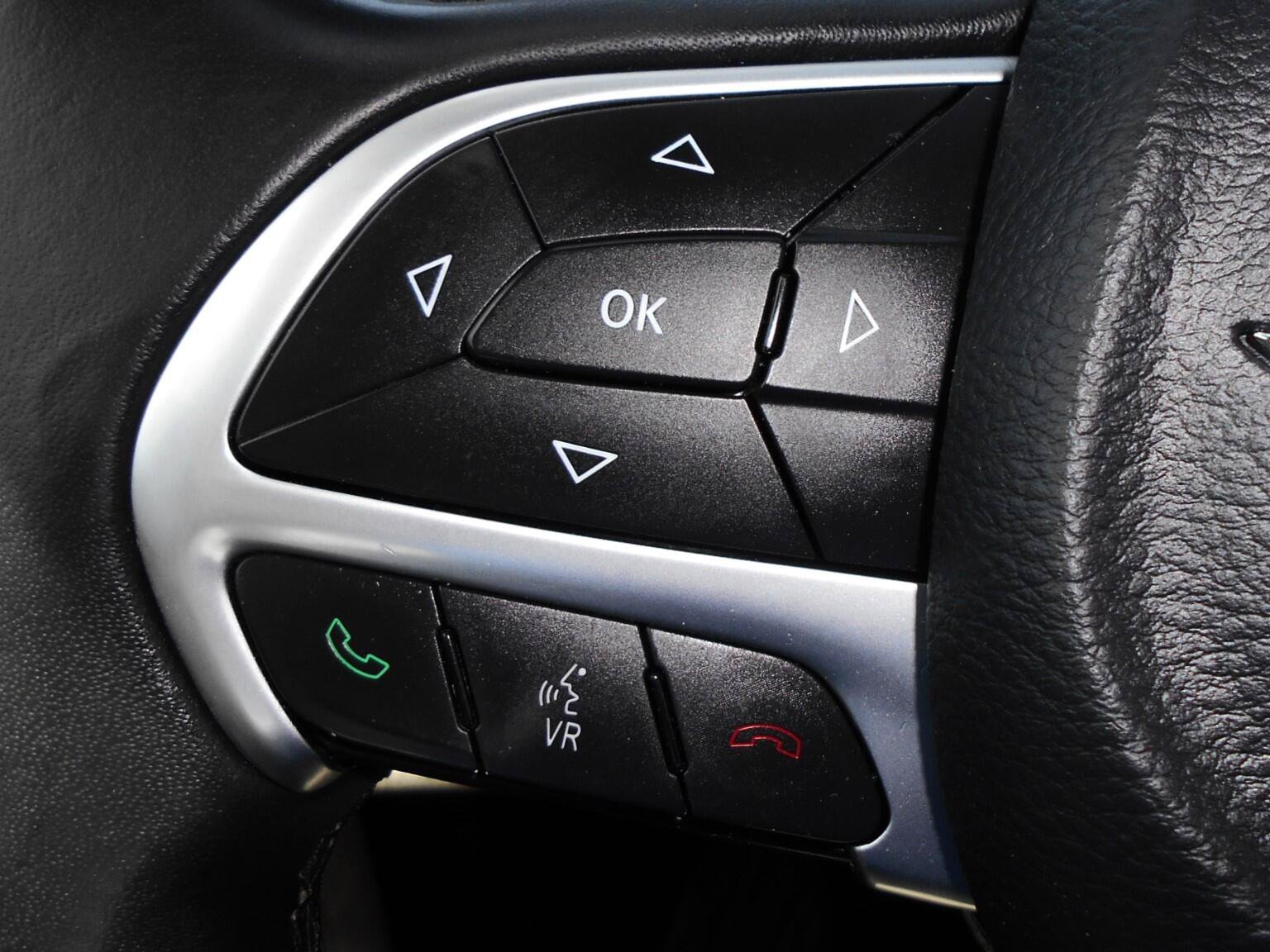 Used 2015 Chrysler 200 C w/ Navigation & Sound Group I FWD image 17