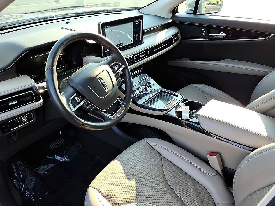 Used 2023 Lincoln Nautilus Reserve AWD/4WD image 14