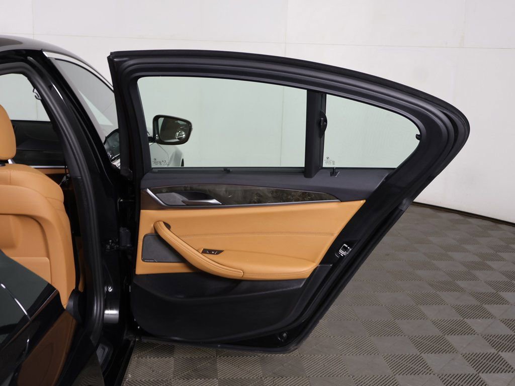 Used 2022 BMW 530i xDrive w/ M Sport Package image 24