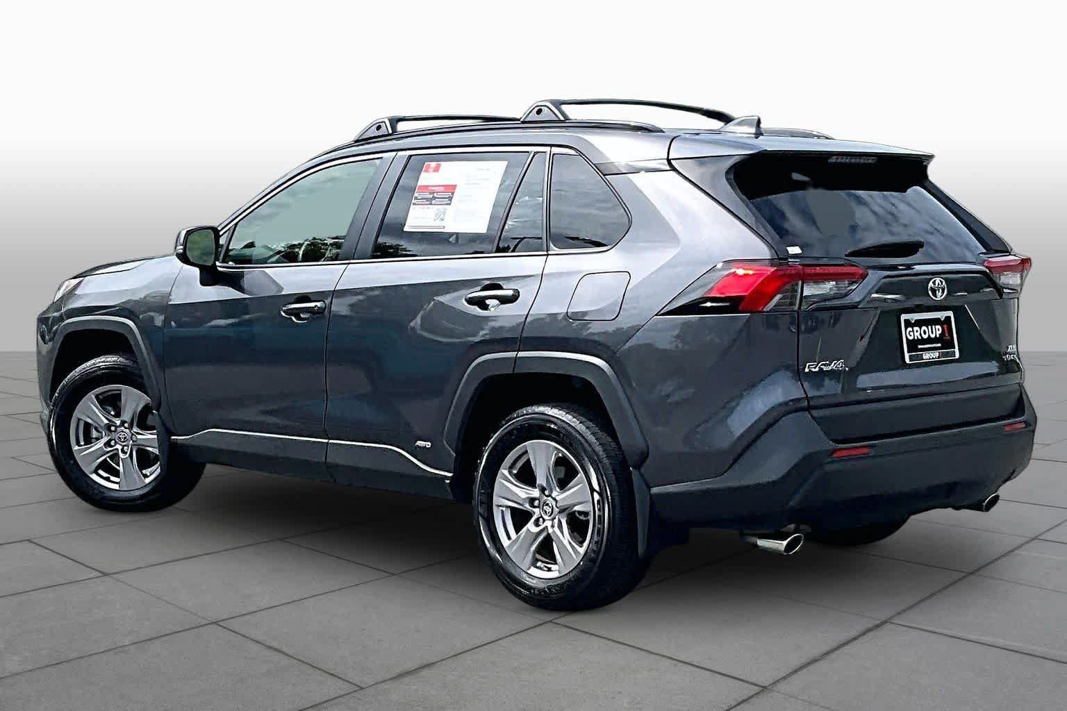 Used 2025 Toyota RAV4 XLE AWD/4WD image 12