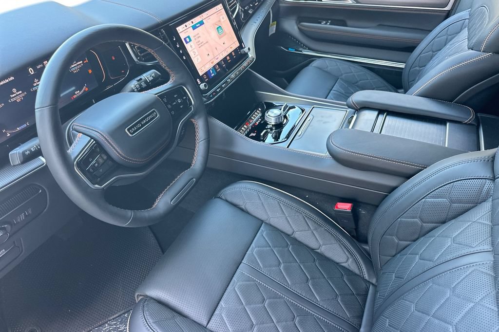 New 2026 Jeep Grand Wagoneer L Summit AWD/4WD image 10