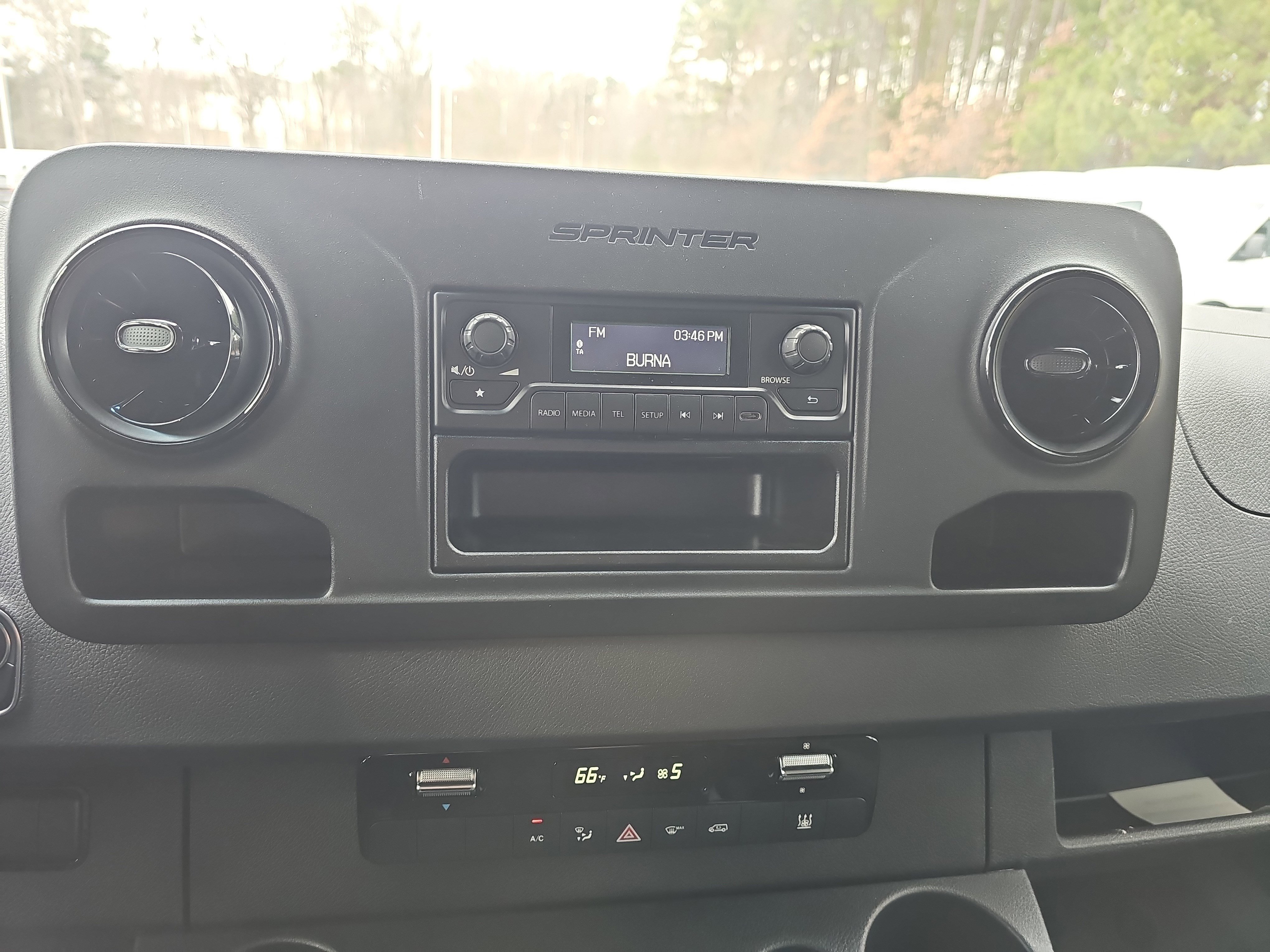 Used 2024 Mercedes-Benz eSprinter 170 Cargo image 18