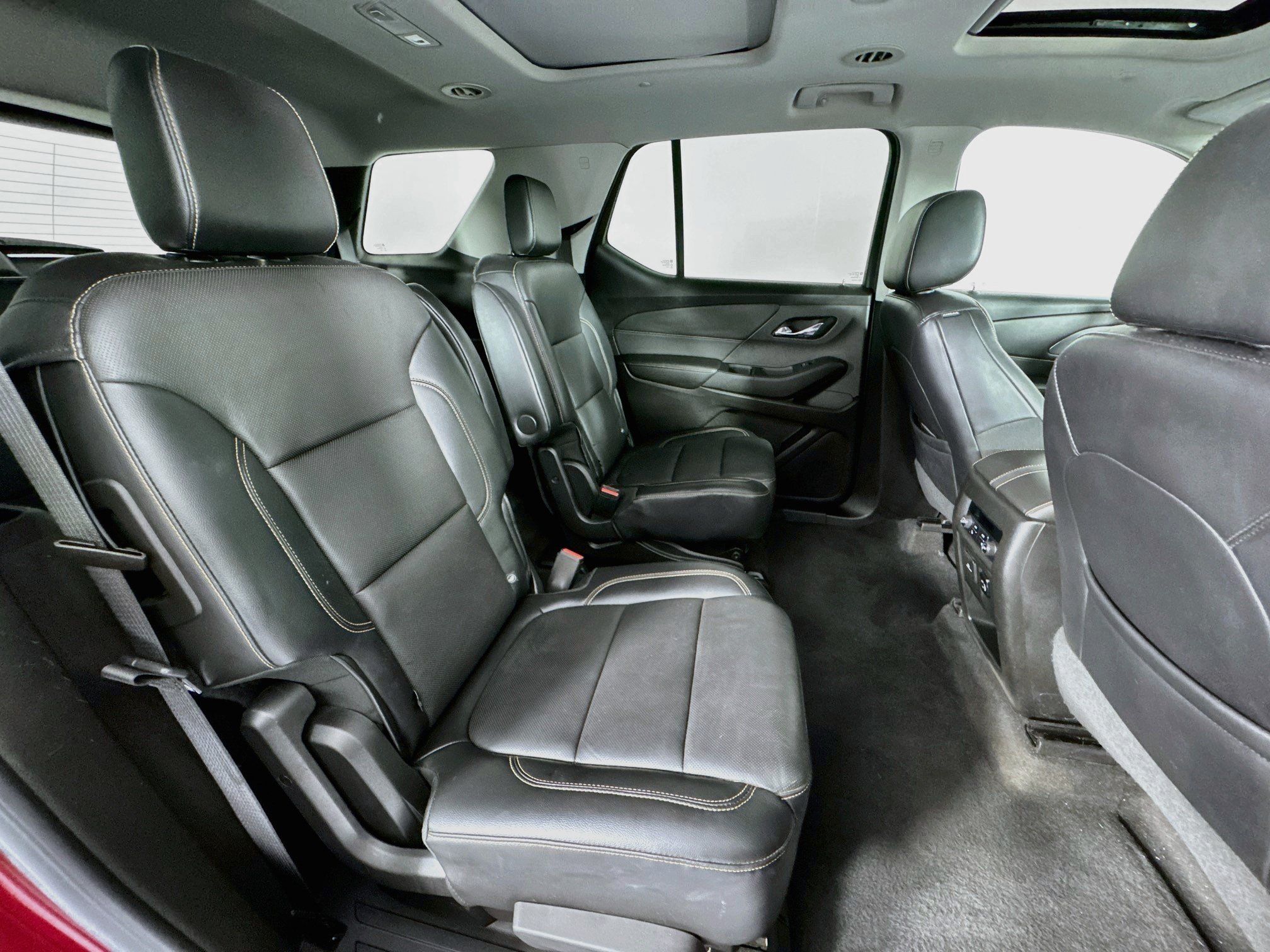 Used 2018 Chevrolet Traverse Premier w/ Driver Confidence II Package FWD image 30