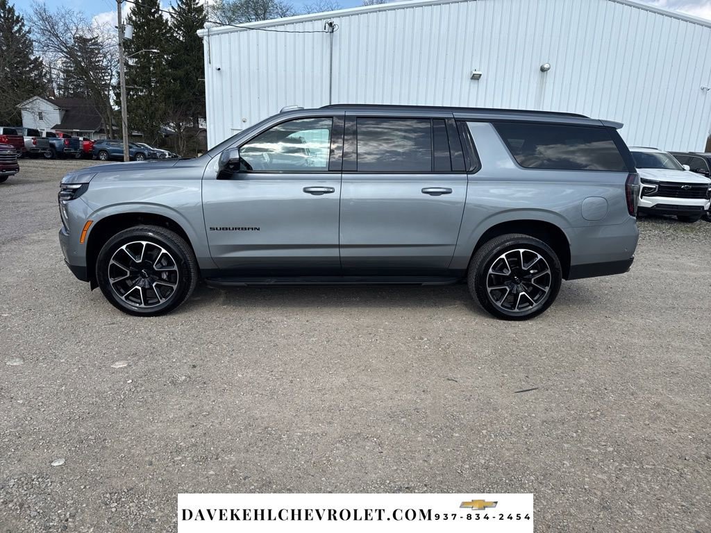 Used 2025 Chevrolet Suburban RST w/ Comfort Package image 2