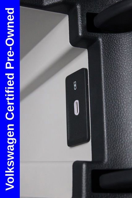 Used 2024 Volkswagen Jetta SE image 42