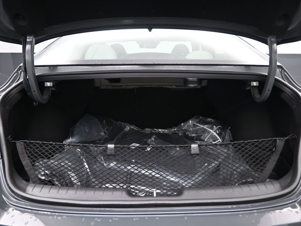 Certified 2025 Hyundai Elantra Limited image 32