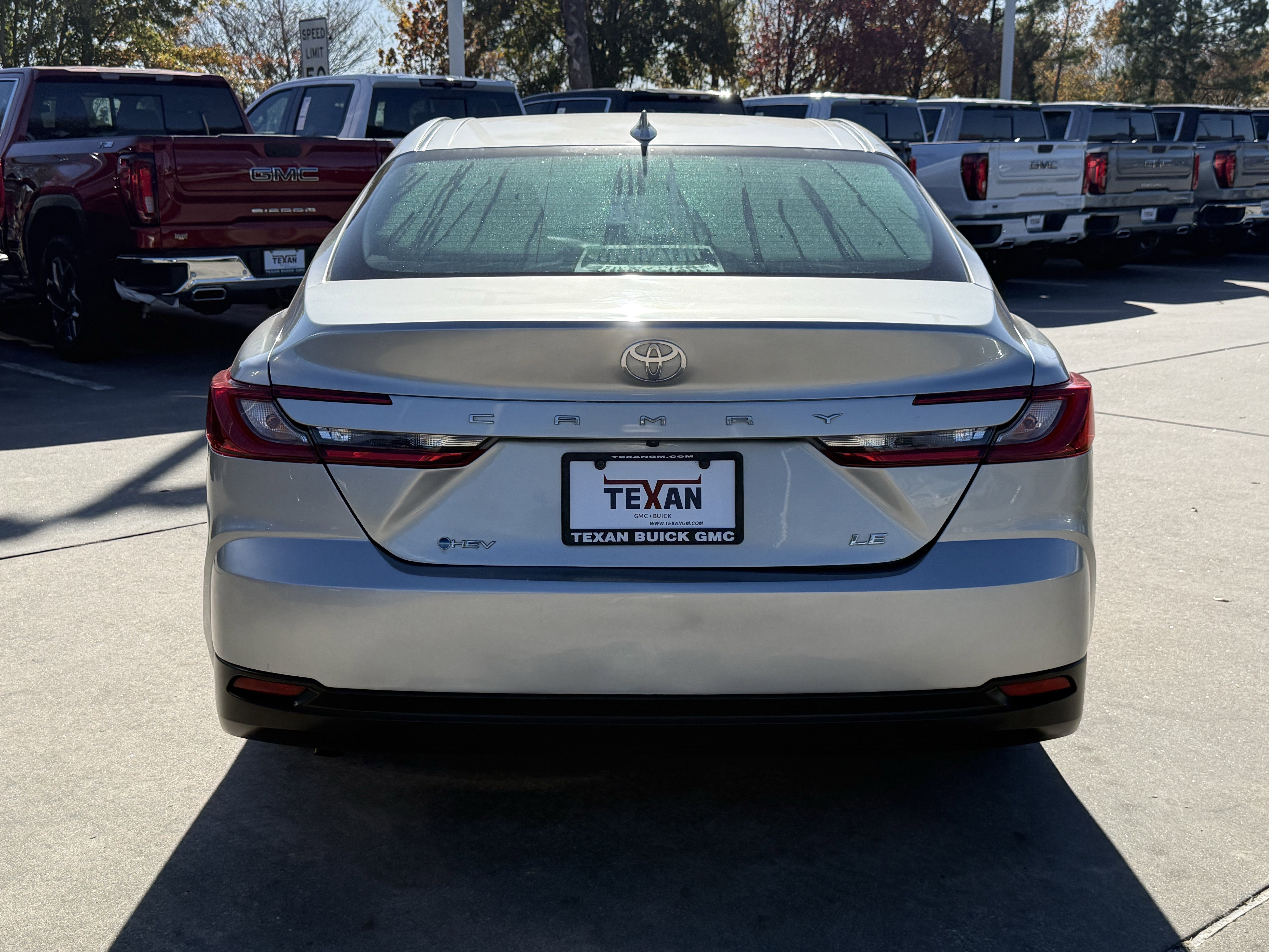 Used 2025 Toyota Camry LE image 6