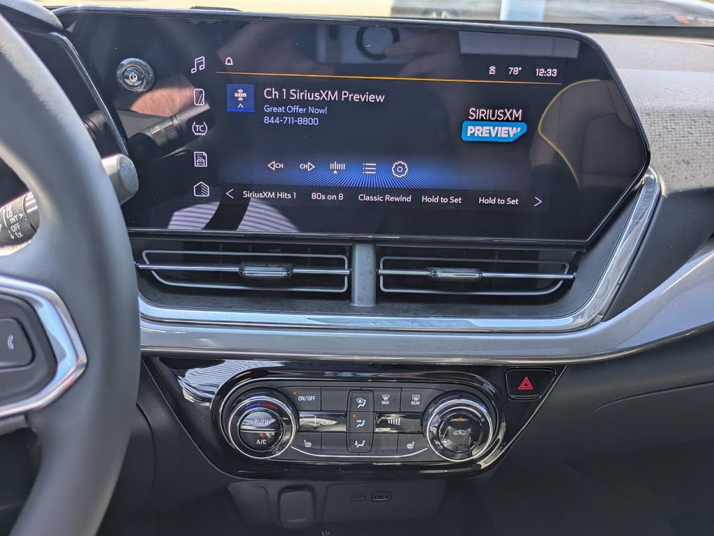 Used 2026 Chevrolet Trax ACTIV w/ Sunroof Package image 17