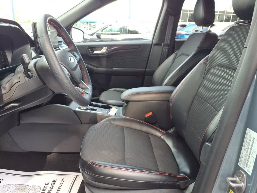 Certified 2024 Ford Escape ST-Line w/ Tech Pack #1 AWD/4WD image 15