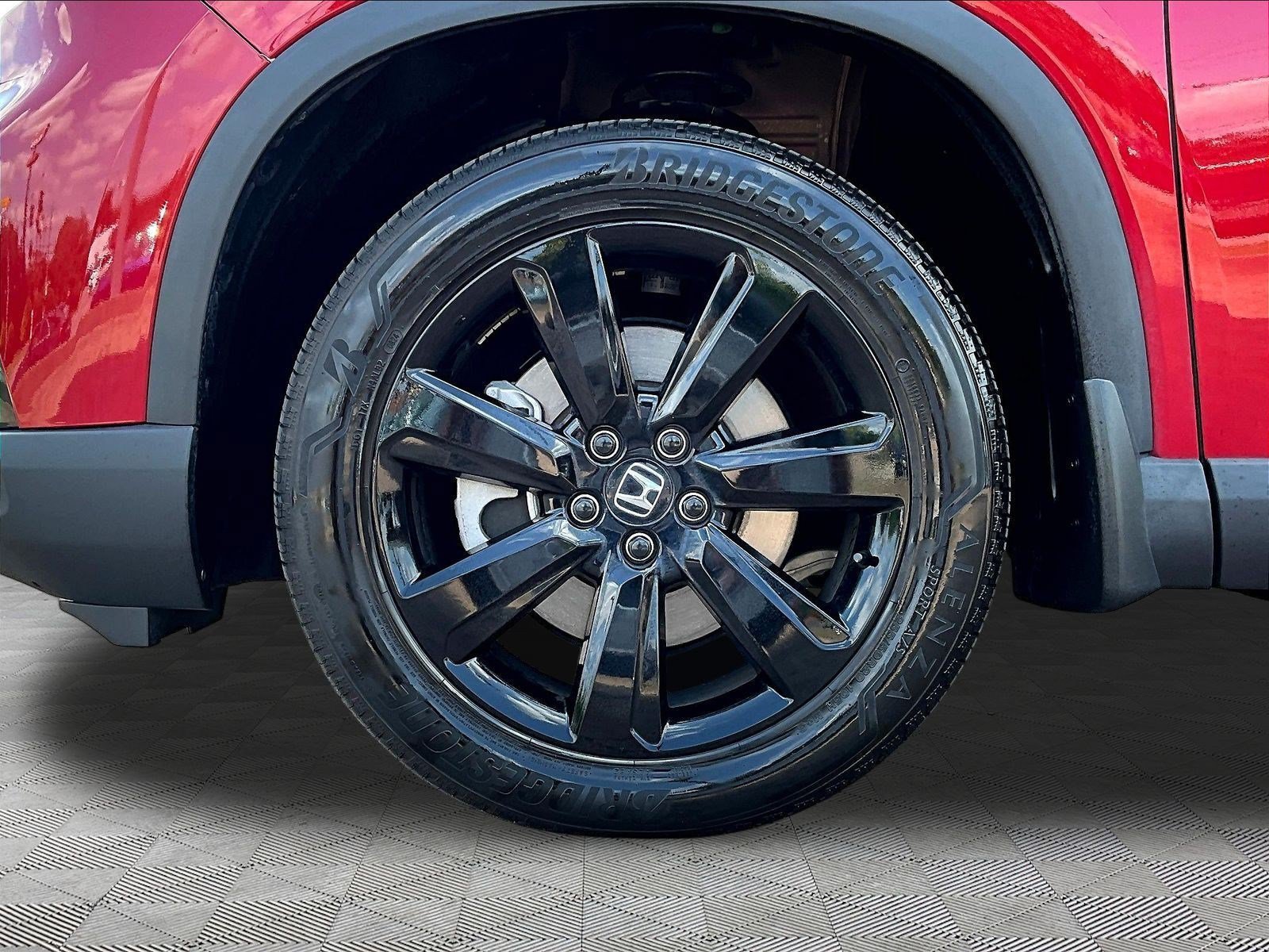 Used 2025 Honda Pilot Black Edition image 35