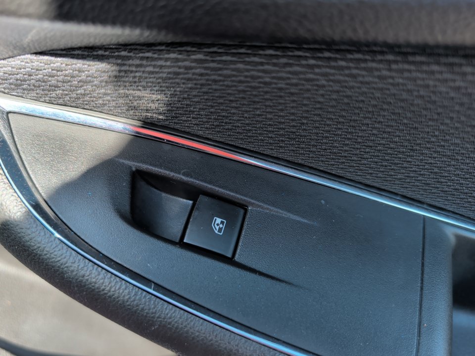 Used 2018 Chevrolet Cruze LT FWD image 31