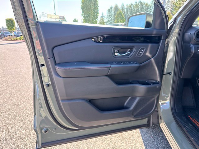 Used 2026 Honda Pilot TrailSport image 13