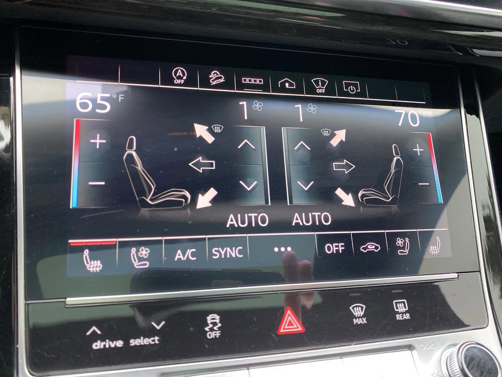 Used 2022 Audi RS Q8 w/ Carbon Optic Package image 24