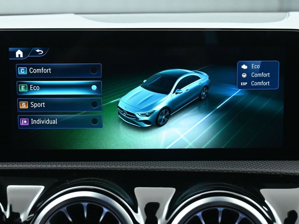 Used 2025 Mercedes-Benz CLA 250 image 38