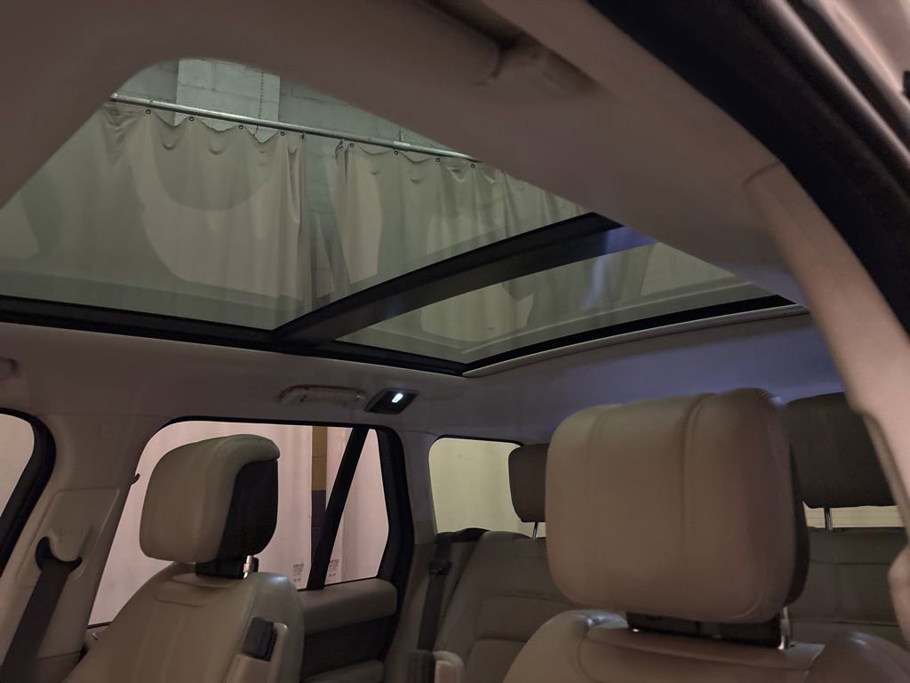 Used 2019 Land Rover Range Rover Supercharged image 25