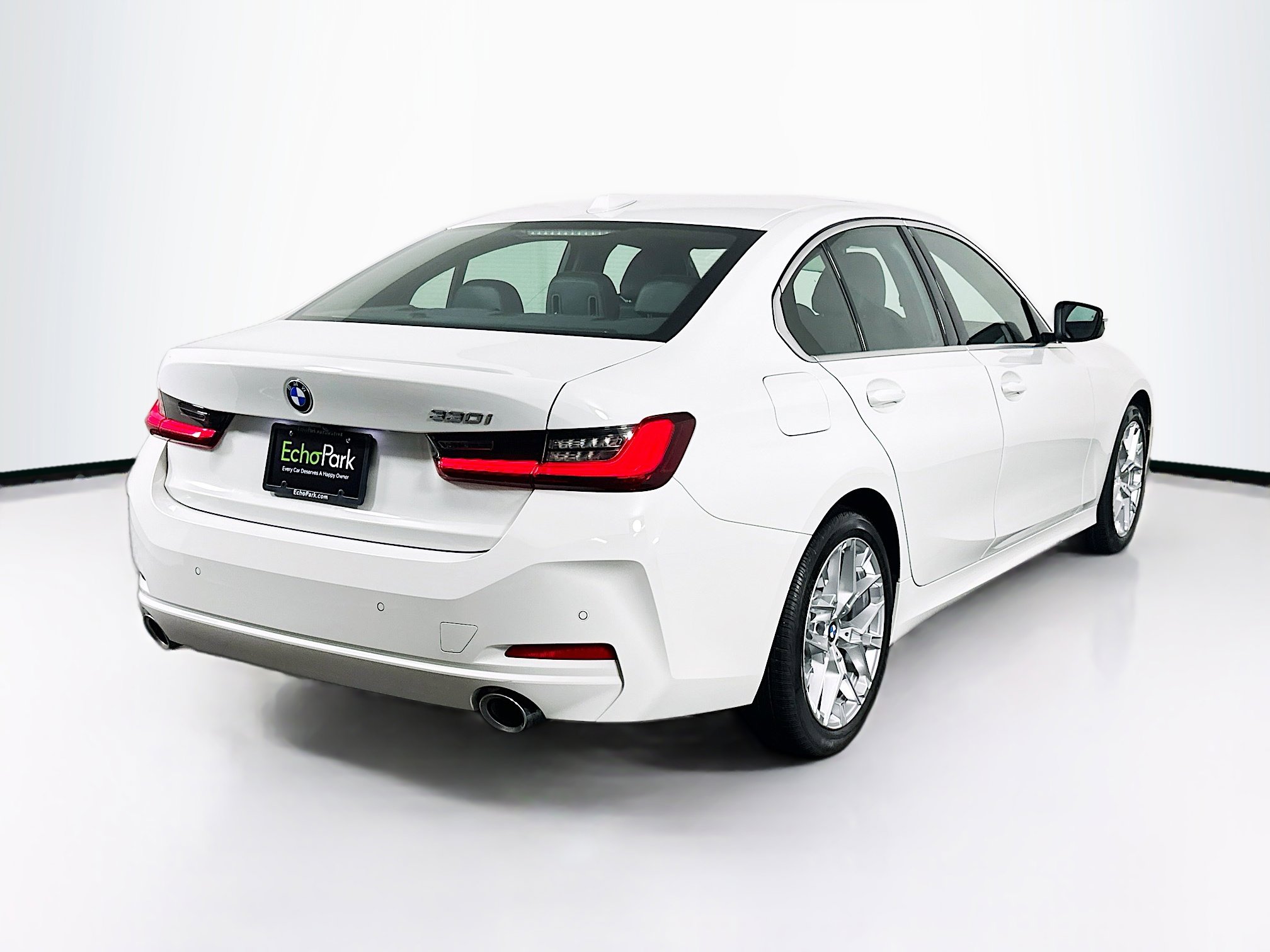 Used 2025 BMW 330i Sedan image 9
