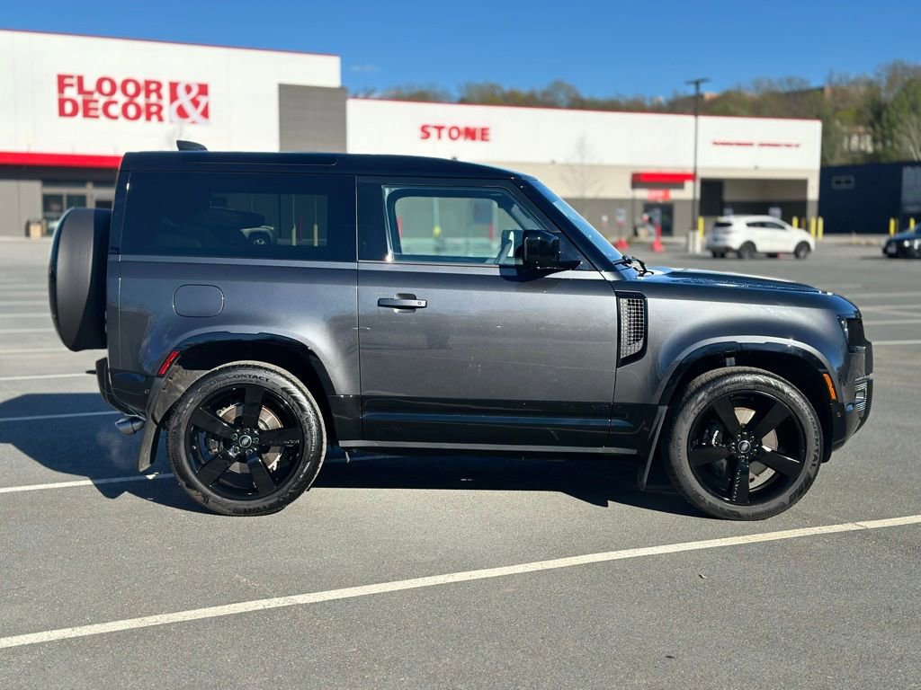 Used 2024 Land Rover Defender 90 V8 AWD/4WD image 7