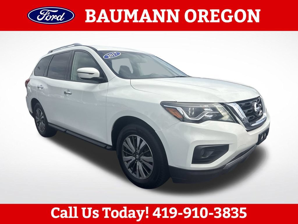 Used 2017 Nissan Pathfinder SV FWD image 1