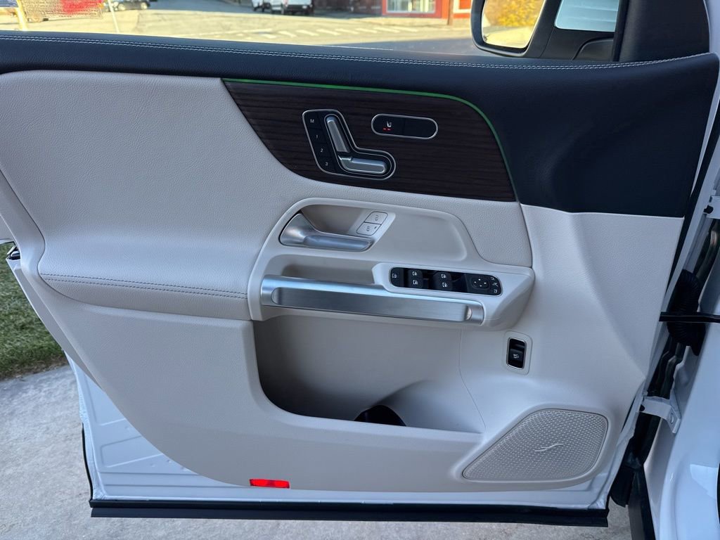 New 2026 Mercedes-Benz GLB 250 4MATIC image 16