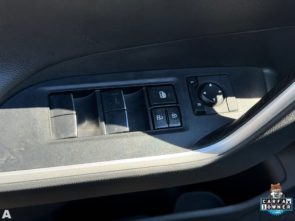 Used 2021 Toyota RAV4 Limited FWD image 9