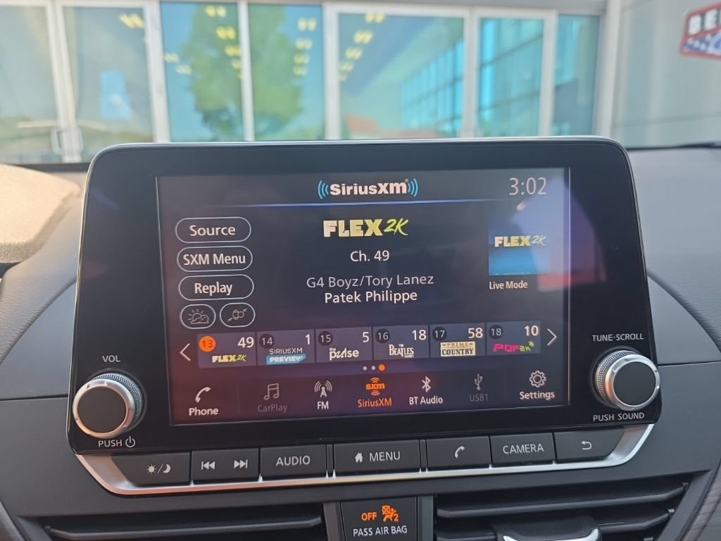 Used 2025 Nissan Altima 2.5 SV FWD image 20