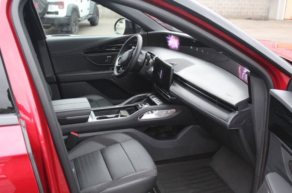 Used 2025 Lincoln Nautilus Reserve w/ Jet Appearance Package image 14