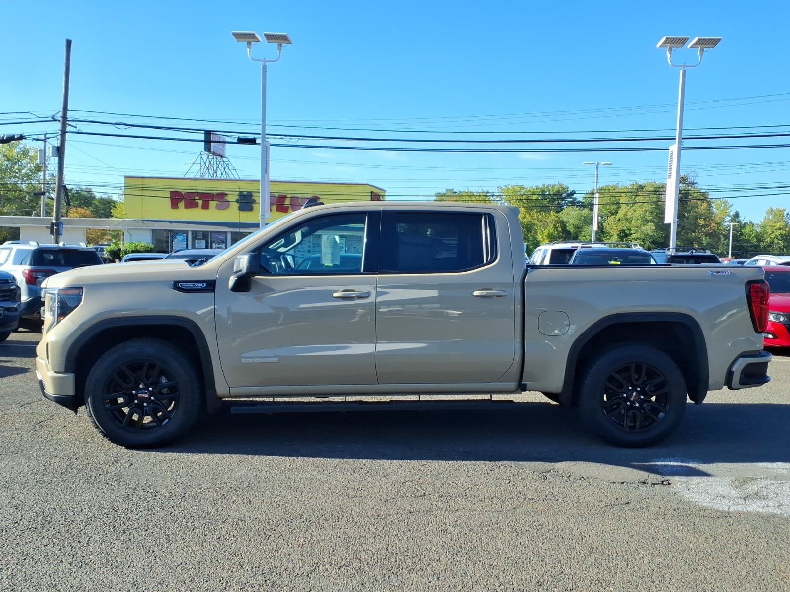Certified 2022 GMC Sierra 1500 Elevation w/ X31 Off-Road Package AWD/4WD image 7