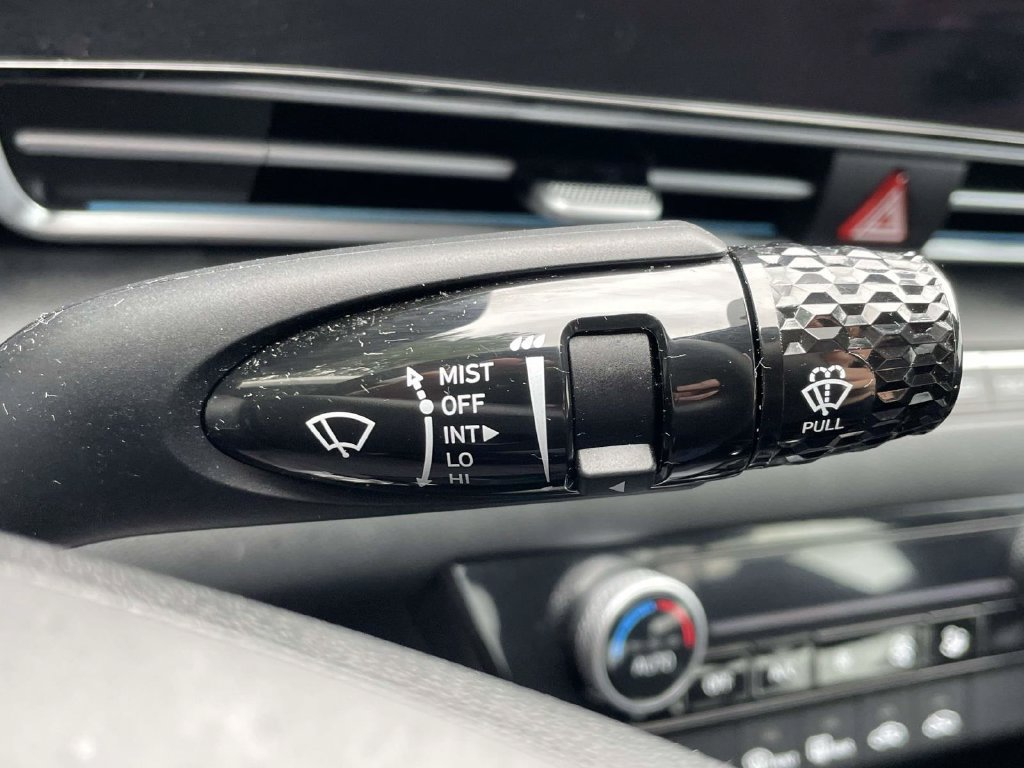 Certified 2024 Hyundai Elantra SEL FWD image 22