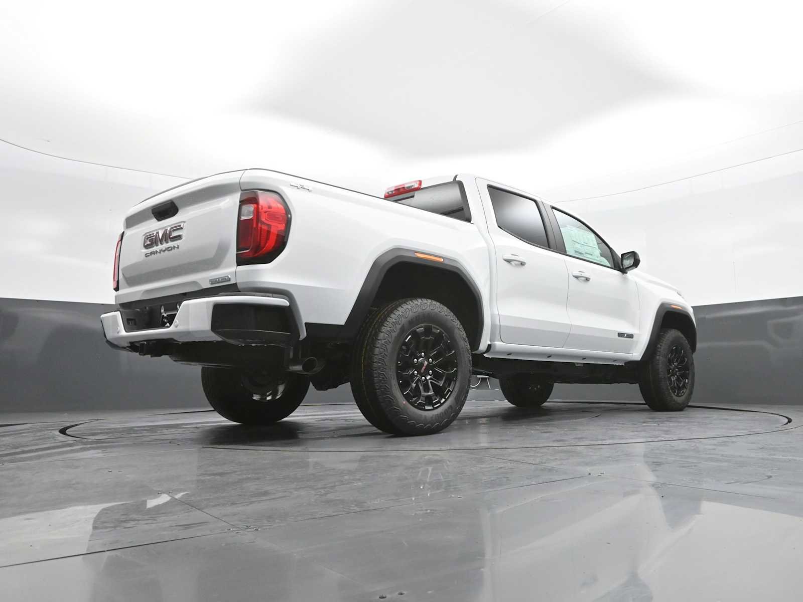 New 2026 GMC Canyon Elevation w/ Convenience Package image 40
