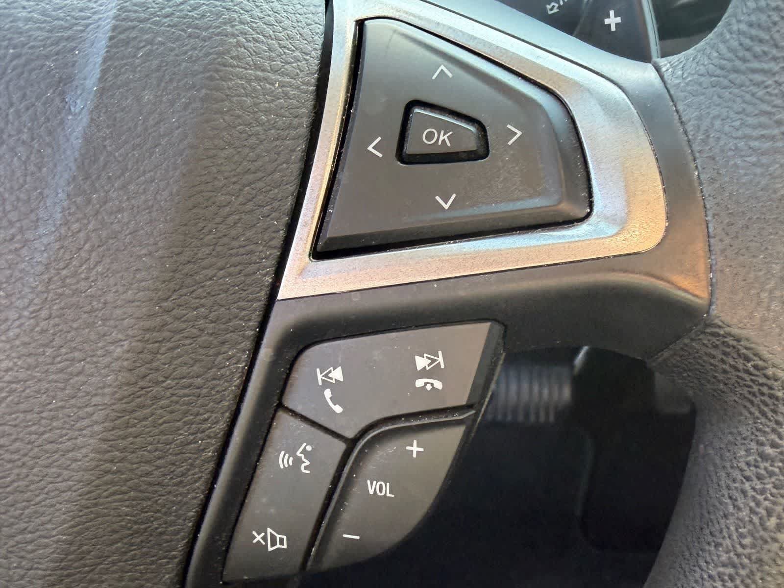 Used 2018 Ford Fusion SE w/ Fusion SE Technology Package FWD image 13