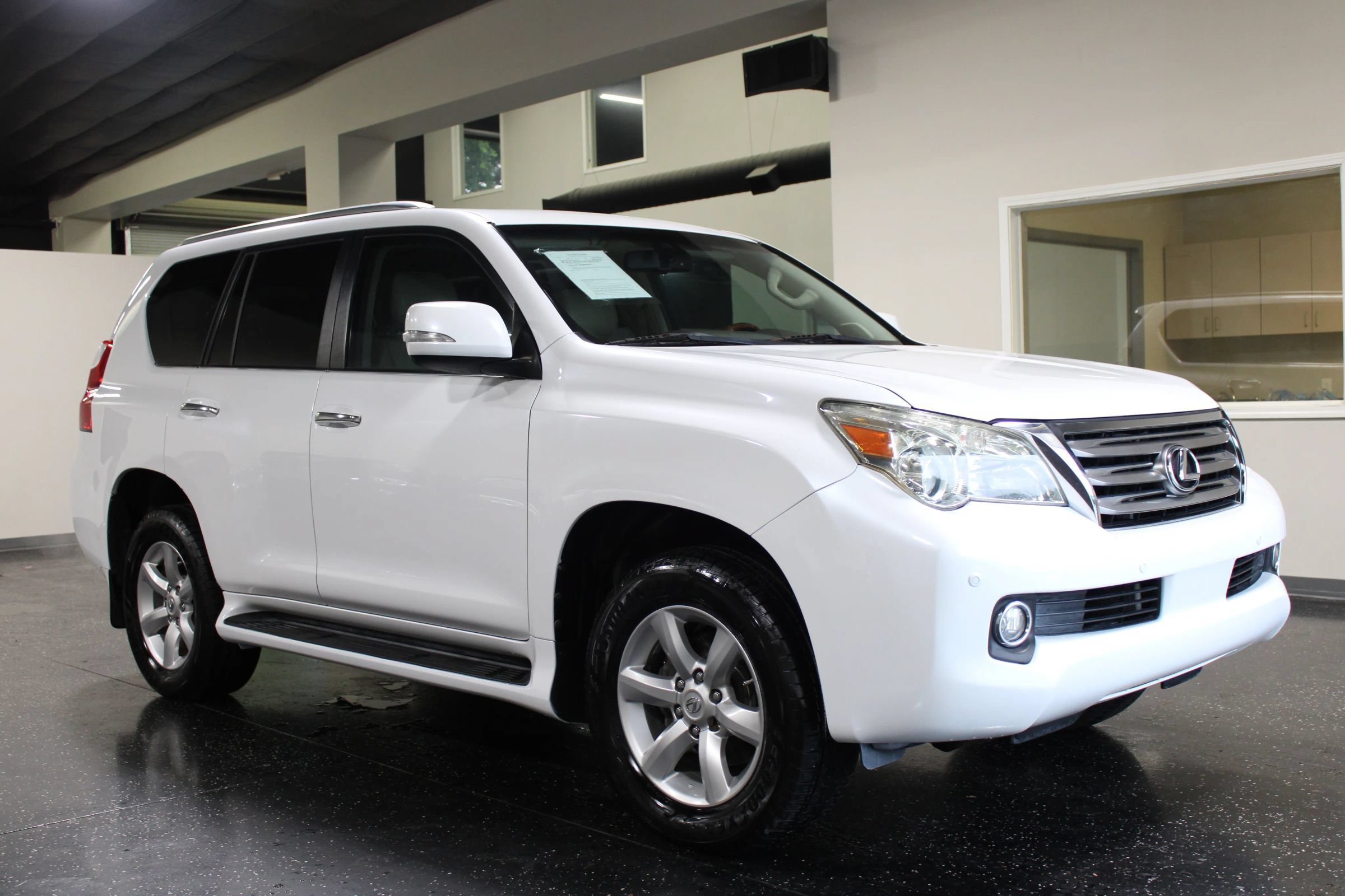 Used 2011 Lexus GX 460 w/ Comfort Plus Pkg AWD/4WD image 1